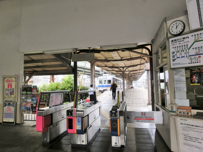 汐見橋駅の改札口